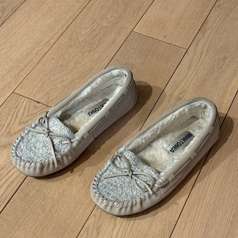Minnetonka fuzzy warm loafer